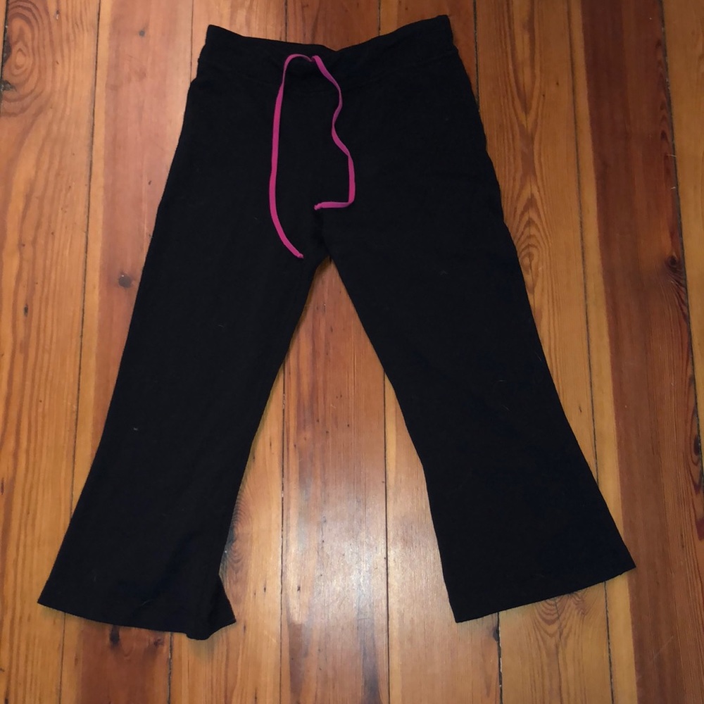 Lululemon capri flare pants black